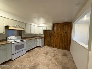 457 Madison Ave in Jermyn, PA - Building Photo - Building Photo