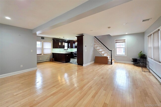 18 Prospect St in Williston Park, NY - Building Photo - Building Photo