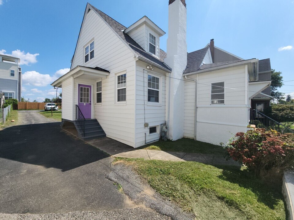 338 W 6th Ave in Conshohocken, PA - Building Photo