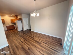 7001 W Mead Ave in Yakima, WA - Building Photo - Building Photo