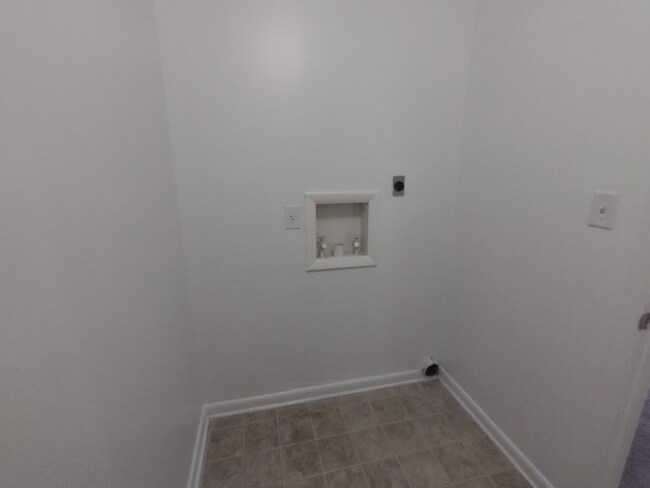 600 Reusens Rd, Unit E53 in Lynchburg, VA - Foto de edificio - Building Photo