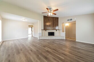 6702 Blackberry Dr in Arlington, TX - Building Photo - Building Photo