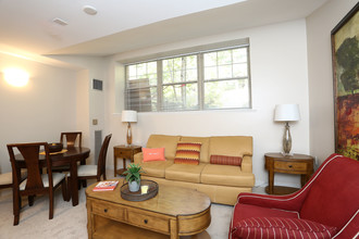 Lenox Schoolhouse Apartments in Lenox, MA - Foto de edificio - Interior Photo