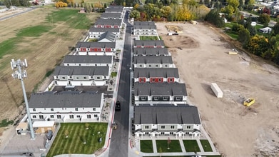SouthBridge Townhomes in Idaho Falls, ID - Building Photo - Building Photo