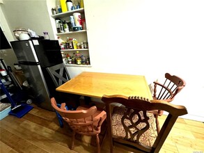 114-06 Queens Blvd-Unit -9 in Queens, NY - Foto de edificio - Building Photo