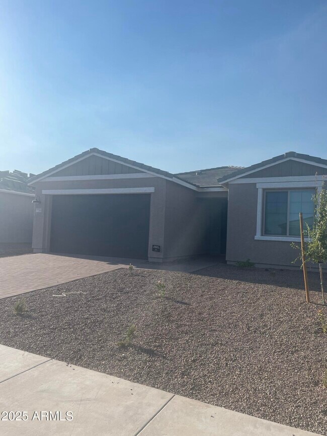 7700 W Saddlehorn Rd in Peoria, AZ - Building Photo - Building Photo