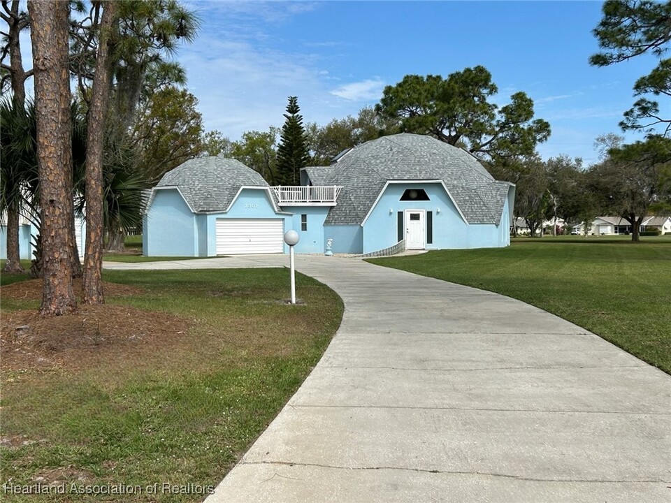 2302 Fairway Ln in Sebring, FL - Building Photo