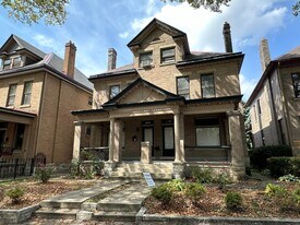 1069 Neil Ave in Columbus, OH - Building Photo