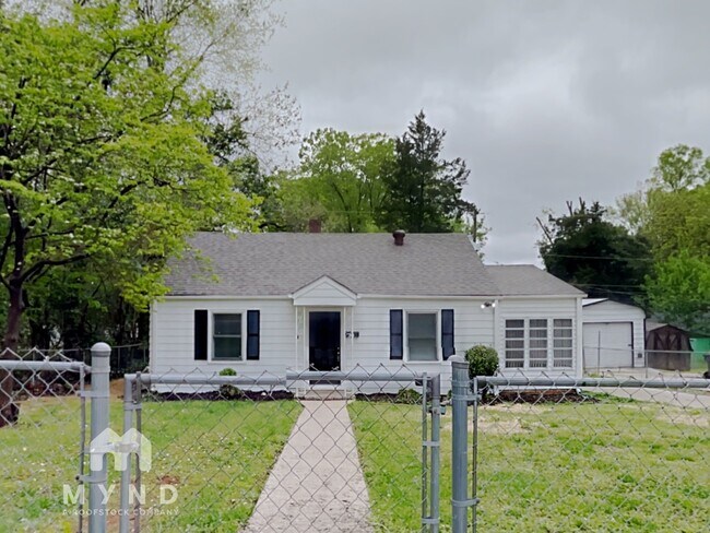 property at 122 S Gardner Ave