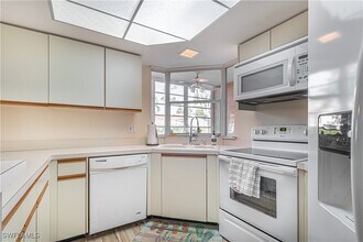 13201 Oakmont Dr in Ft. Myers, FL - Building Photo - Building Photo