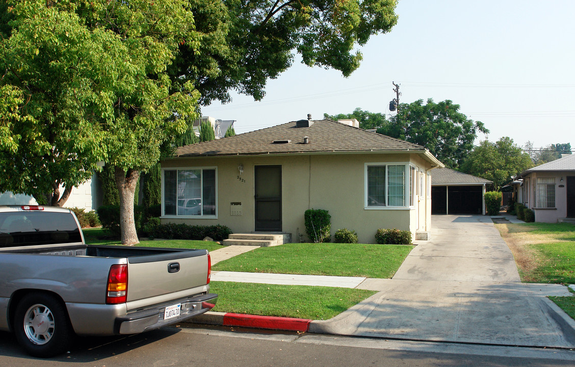 2521 Harvard Ave in Fresno, CA - Building Photo