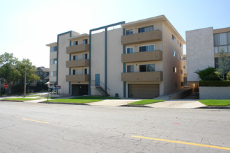 601 E Orange Grove Ave in Burbank, CA - Building Photo - Building Photo