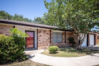 213 Fox Dr in Del Rio, TX - Building Photo - Building Photo