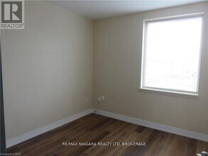 58 Jarvis St in Fort Erie, ON - Building Photo - Building Photo