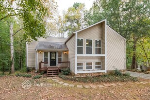 183 W Putnam Ferry Rd in Woodstock, GA - Building Photo