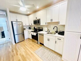 176 Endicott St in Boston, MA - Building Photo