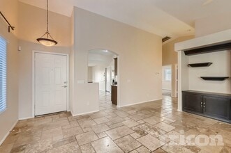 4410 W Donner Dr in Phoenix, AZ - Building Photo - Building Photo