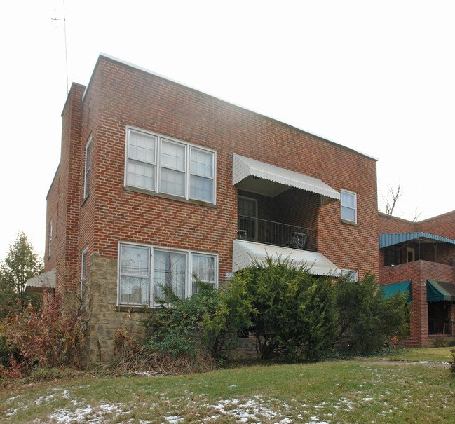 1233 Huntington Ave in Huntington, WV - Building Photo - Building Photo