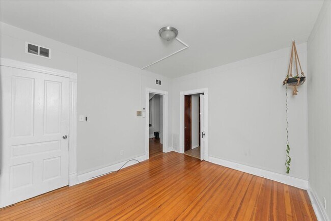 1839 N Hermitage Ave in Chicago, IL - Building Photo - Building Photo