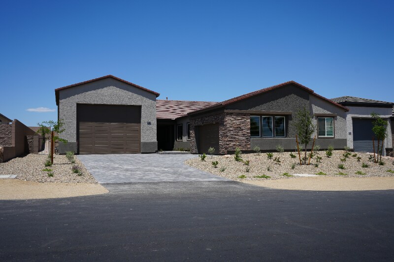 9486 W Hammer Ln in Las Vegas, NV - Building Photo