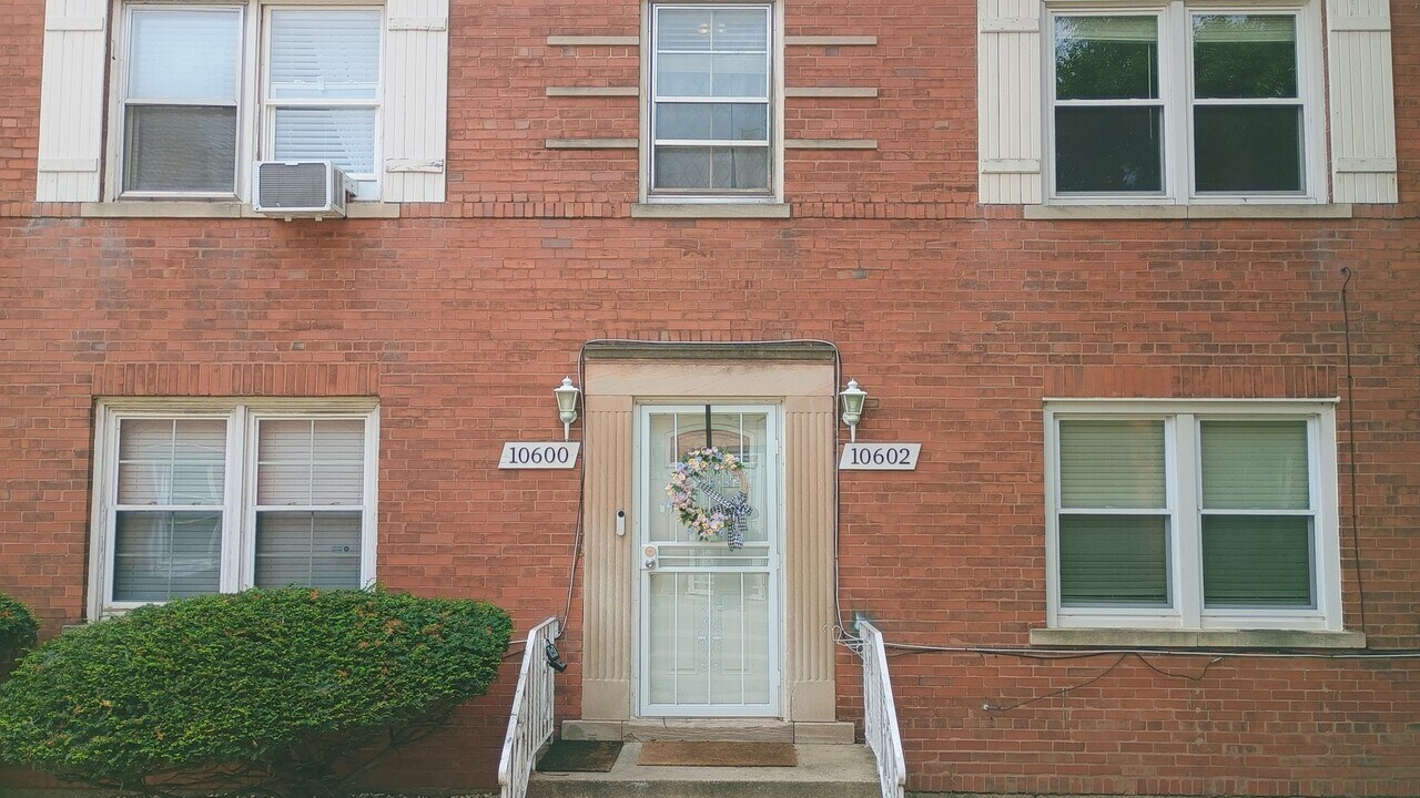10600 S Walden Pkwy in Chicago, IL - Building Photo