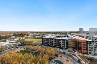 Wentworth Apartment Homes in North Bethesda, MD - Foto de edificio - Building Photo