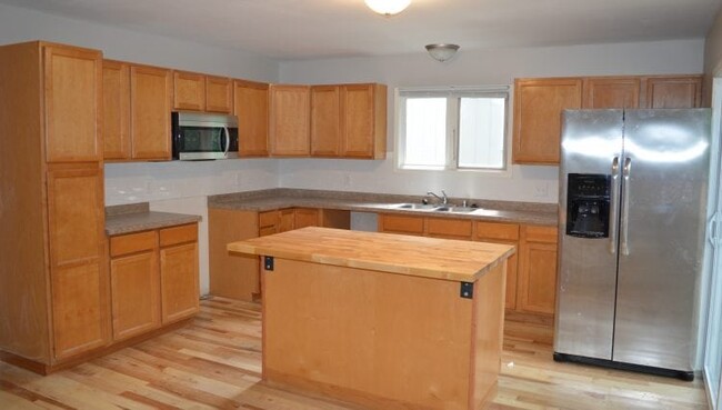 2702 Homestead Rd in Madison, WI - Foto de edificio - Building Photo