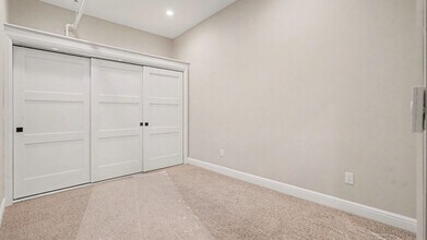 119 S Main St, Unit B in Chelsea, MI - Foto de edificio - Building Photo