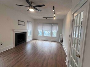 61 Wollaston Ave, Unit 61 Wollaston Ave - Unit 2 in Arlington, MA - Foto de edificio - Building Photo