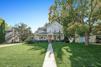 333 W 2nd St in Waconia, MN - Building Photo - Building Photo