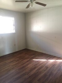 6331 Tautenhahn Rd photo'