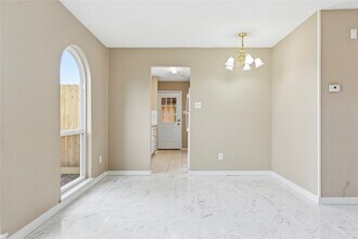 7859 Cook Rd in Houston, TX - Building Photo - Building Photo