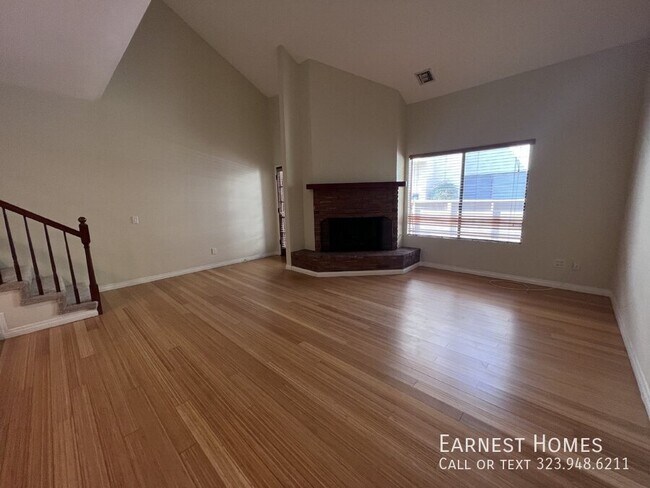 714 E Angeleno Ave-Unit -A in Burbank, CA - Building Photo - Building Photo