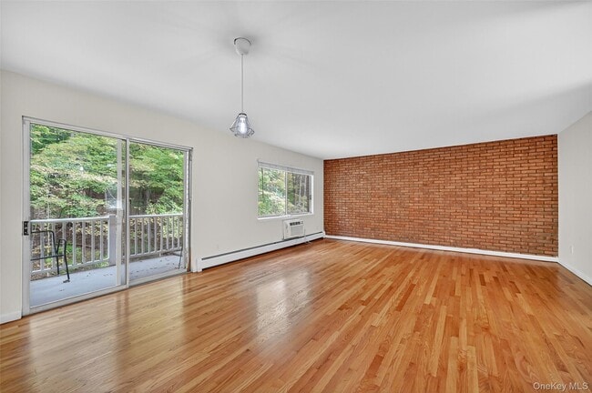 19 Barnett Dr in Monroe, NY - Building Photo - Building Photo