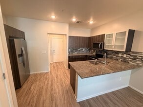 2348 E Huntington Dr in Phoenix, AZ - Building Photo - Building Photo