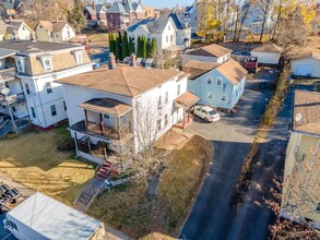 232 Glen St in New Britain, CT - Building Photo - Building Photo