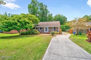 5326 Ridgewood Heights Dr in Wilmington, NC - Building Photo