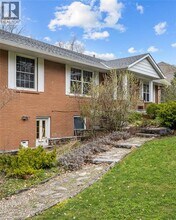 36 Maple Hill Dr in Kitchener, ON - Building Photo - Building Photo