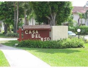 470 NW 20th St, Unit 304 in Boca Raton, FL - Building Photo - Building Photo