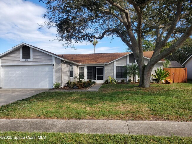 property at 816 Pine Shadows Ave