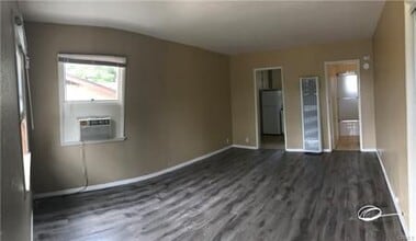 81 N Greenwood Ave in Pasadena, CA - Foto de edificio - Building Photo