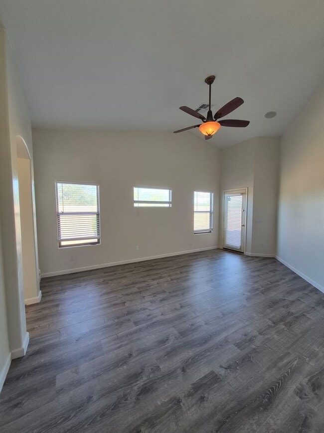 32830 N Cat Hills Ave in San Tan Valley, AZ - Building Photo - Building Photo