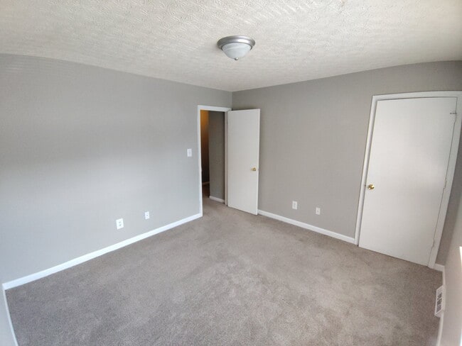 property at 16 Duiguid Dr