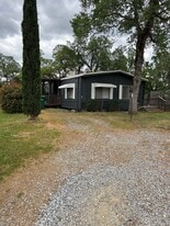 18395 Oasis Rd in Redding, CA - Building Photo