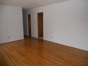 868 Moyer Rd in Newport News, VA - Building Photo - Building Photo