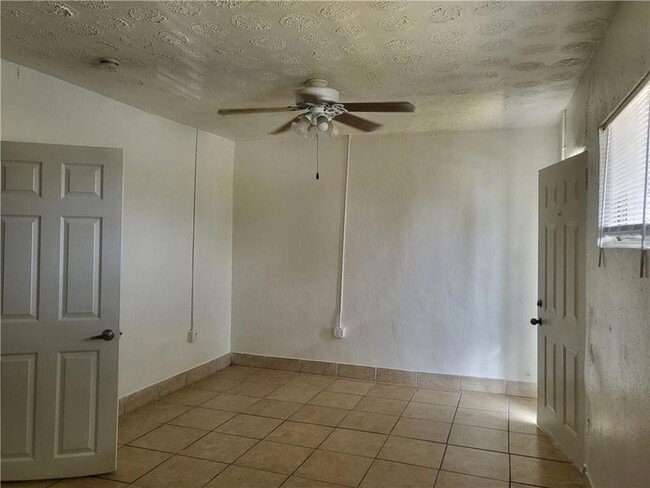 1916 Claire Ave, Unit D in Gretna, LA - Building Photo - Building Photo