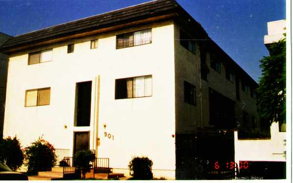 901 E Lomita Ave in Glendale, CA - Foto de edificio - Building Photo