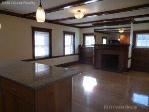 34 Bentley St, Unit 2 in Boston, MA - Building Photo - Building Photo