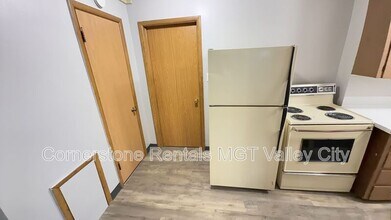 227 Central Ave S in Valley City, ND - Building Photo - Building Photo