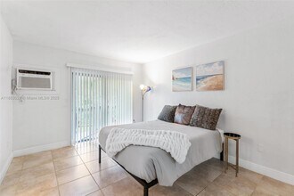 1777 Venice Ln in North Miami, FL - Building Photo - Building Photo